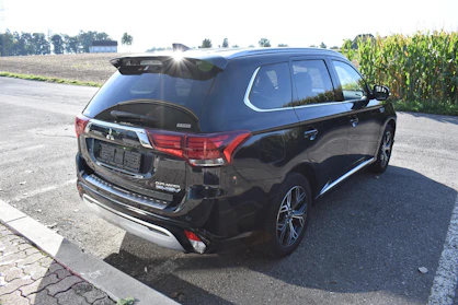MITSUBISHI OUTLANDER 7