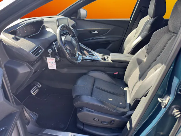 PEUGEOT 5008 1.6 Pure Tech GT LineEAT8