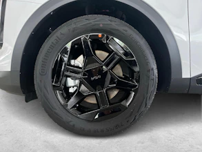 https://vehicle.imgix.net/4453621/33a8f6ef-a29e-4762-9e86-38c5efa34d9c.jpg
