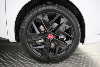 https://vehicle.imgix.net/4453629/7033eb46-63c5-4fe7-81c7-f13569abb438.jpg