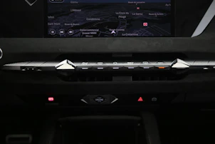 Fahrzeugbild DS AUTOMOBILES 4 1.6 E-Tense Performance Line+
