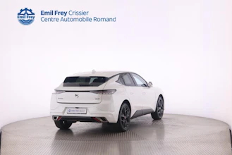 https://vehicle.imgix.net/4453629/d570e144-4362-4f75-9241-9e8d294cbcb3.jpg