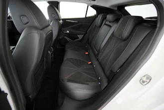 https://vehicle.imgix.net/4453629/e908fa83-bddc-4d4e-a730-c803b3e1b72c.jpg