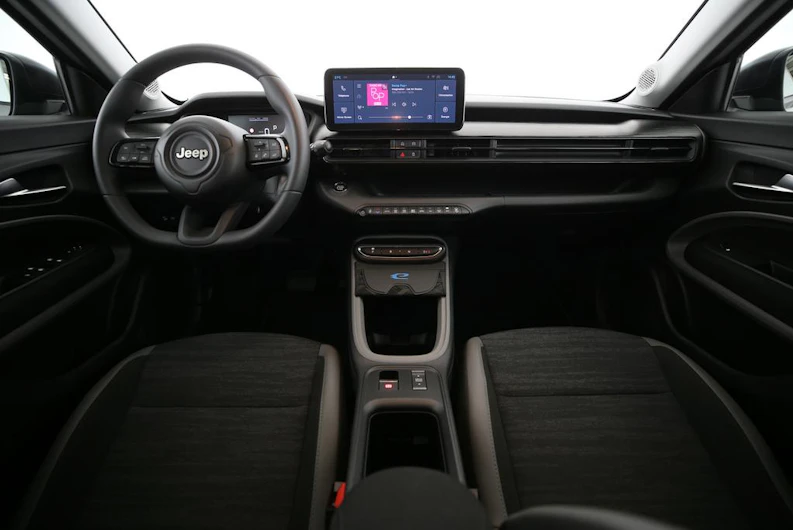 Fahrzeugbild JEEP AVENGER
