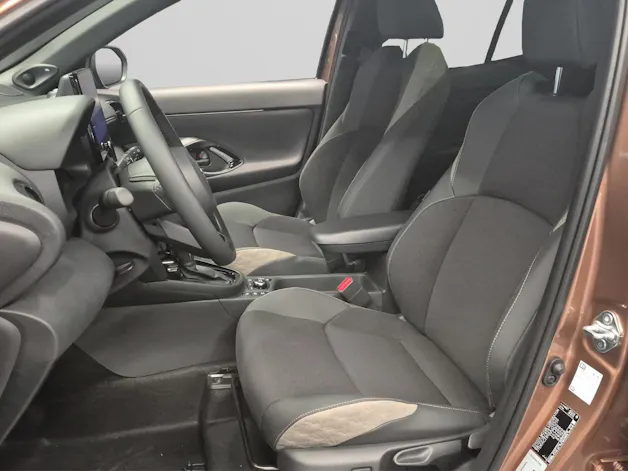 Toyota Yaris Cross 1.5 VVT-i HSD Premium AWD-i inkl. AHK Zuglast 1350 Kg / Stützlast 75 KG