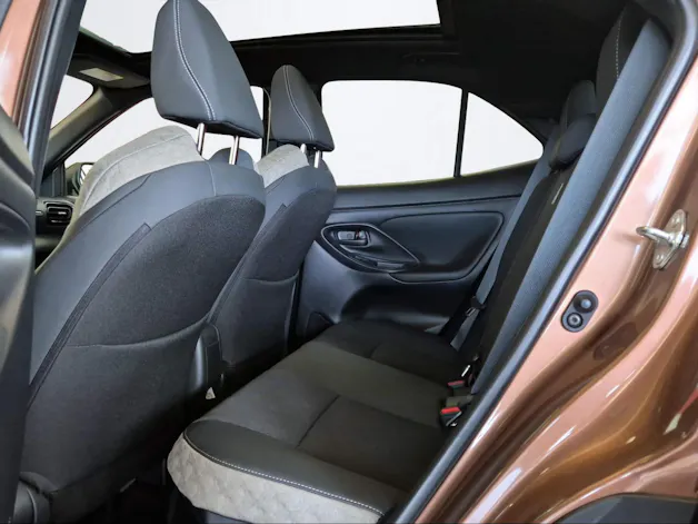 Toyota Yaris Cross 1.5 VVT-i HSD Premium AWD-i inkl. Anhängerkupplung