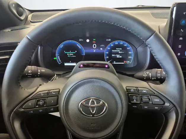 Toyota Yaris Cross 1.5 VVT-i HSD Premium AWD-i inkl. Anhängerkupplung