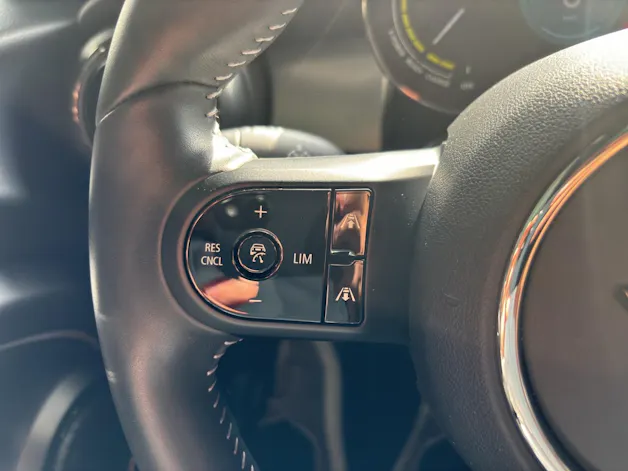 MINI F56 Cooper SE