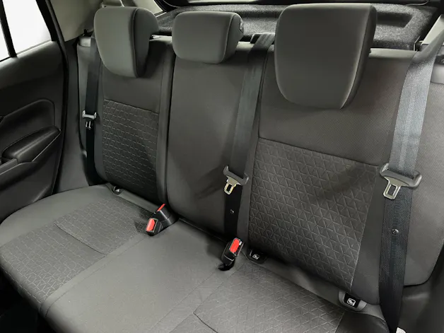 Suzuki Swift 1.2 Sakura Top Hybrid