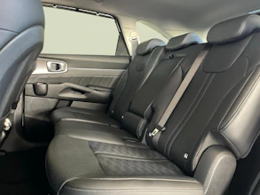 https://vehicle.imgix.net/4453680/45997204-3734-4316-bbae-e6d4decab7a1.jpg