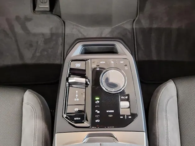 BMW iX xDrive60
