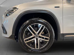 MERCEDES-BENZ GLA-Klasse H247 GLA 250 e Progressive