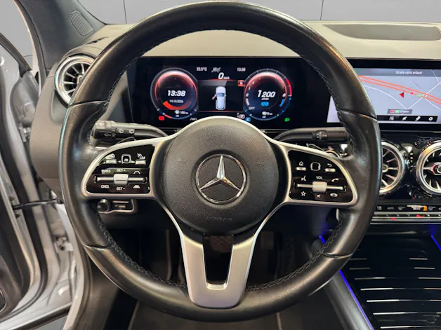 MERCEDES-BENZ GLA-Klasse H247 GLA 250 e Progressive