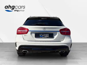 MERCEDES-BENZ GLA 250 AMG Line 4m
