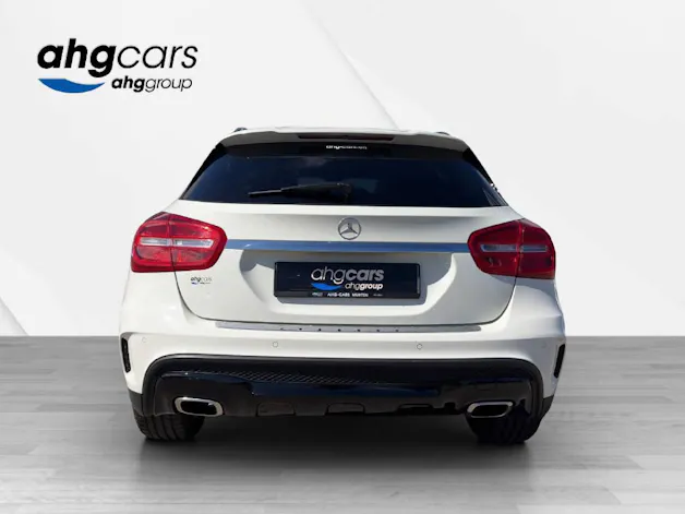 MERCEDES-BENZ GLA 250 AMG Line 4m