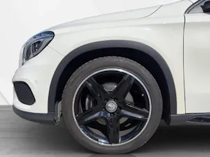 MERCEDES-BENZ GLA 250 AMG Line 4m