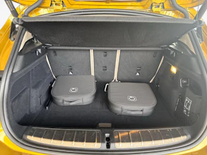 https://vehicle.imgix.net/4453850/0fb6d080-edac-49e5-afcb-f016f7a7863e.jpg