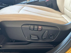 https://vehicle.imgix.net/4453850/b897d602-e273-4515-a332-dcc1052042c8.jpg