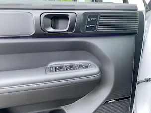HYUNDAI Santa Fe 1.6 T-GDi HEV Calligraphy Swiss Edition