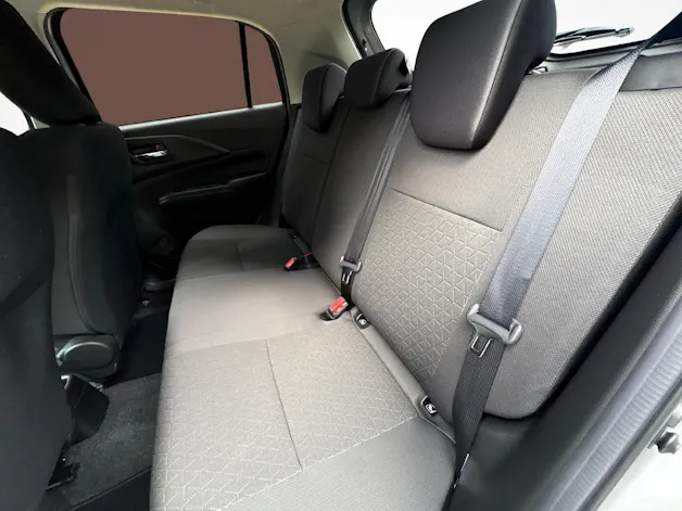 Suzuki Swift 1.2 Sakura Top Hybrid