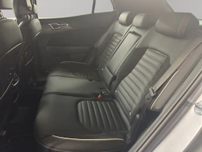 https://vehicle.imgix.net/4453921/c077b976-f0af-46ec-9080-c4f5a24a5842.jpg