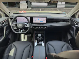 MG HS 1.5 Hybrid Luxury 224 ch