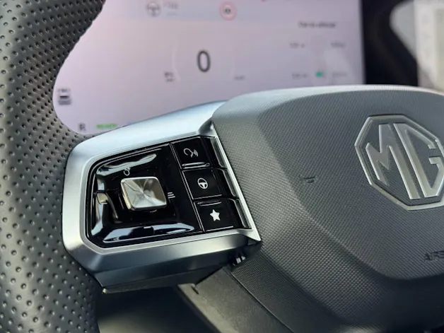 MG HS 1.5 Hybrid Luxury 224 ch