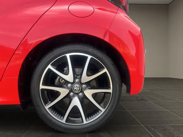 Toyota Yaris 1.5 VVT-i HSD Premiere Edition