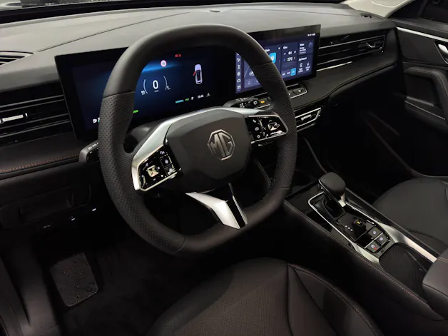 MG HS 1.5 PHEV Luxury