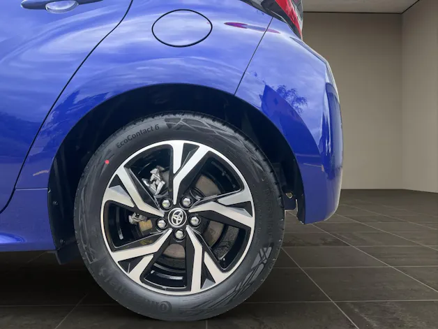 Toyota Yaris 1.5 VVT-i HSD Trend