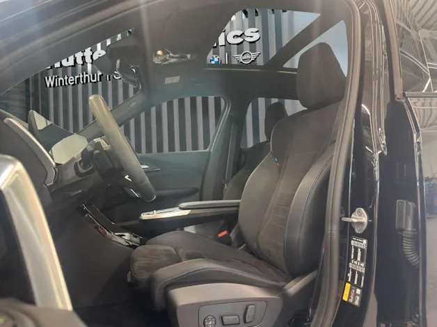 BMW iX1 30 xDrive M Sportpaket Pro