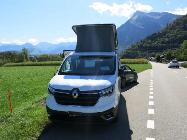 RENAULT Trafic Spacenomad 2.0 dCi Blue 170 iconic