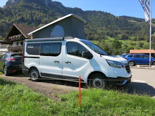 RENAULT Trafic Spacenomad 2.0 dCi Blue 170 iconic