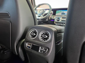 https://vehicle.imgix.net/4454125/2835e57b-9e2c-4956-b80e-45049ea07b6e.jpg