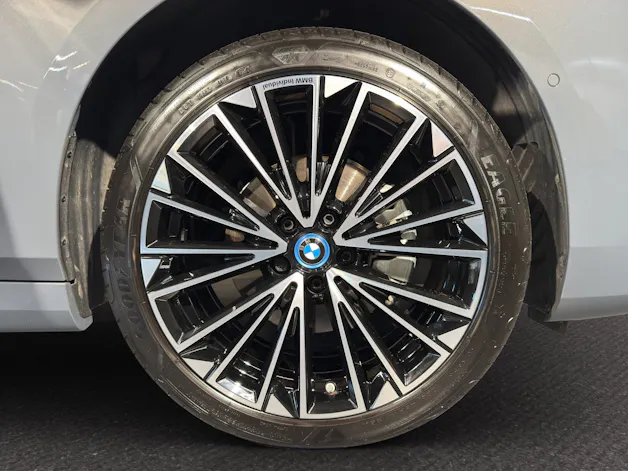 BMW 225e xDrive paddles Active Tourer M Sport