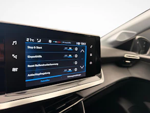 https://vehicle.imgix.net/4454193/ccd5d9f4-4926-4524-b6e1-dfc97afbd00a.jpg