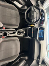 https://vehicle.imgix.net/4454193/db31d5d9-6c27-46f9-a87f-df07c3dcf287.jpg