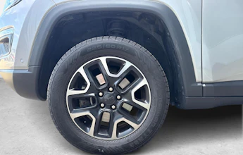 https://vehicle.imgix.net/4454200/5b341ccd-431e-4e66-a38c-6098c59e520d.jpg