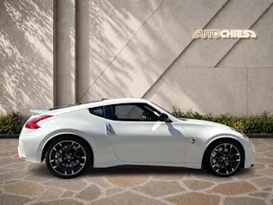 NISSAN 370 Z Coupé 3.7 V6 24V Nismo
