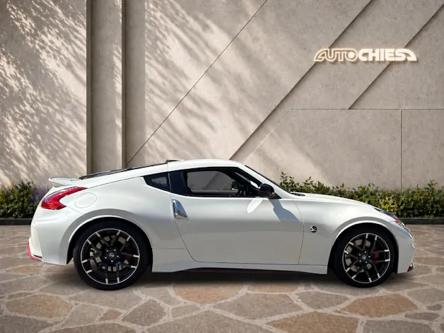 NISSAN 370 Z Coupé 3.7 V6 24V Nismo
