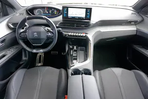 PEUGEOT 3008 1.2 Hybrid GT