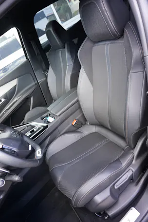 PEUGEOT 3008 1.2 Hybrid GT