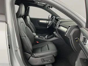 VOLVO XC40 2.0 B4 MH Ultra Dark