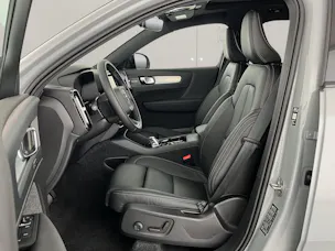 VOLVO XC40 2.0 B4 MH Ultra Dark