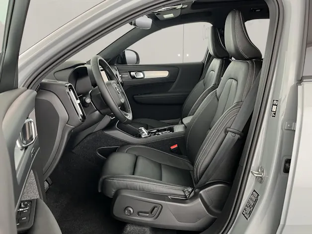 VOLVO XC40 2.0 B4 MH Ultra Dark
