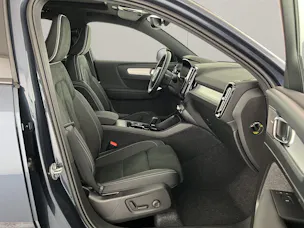 VOLVO XC40 2.0 B3 MH Plus Dark