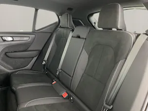VOLVO XC40 2.0 B3 MH Plus Dark