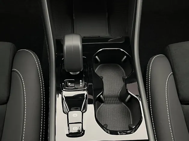 VOLVO XC40 2.0 B3 MH Plus Dark