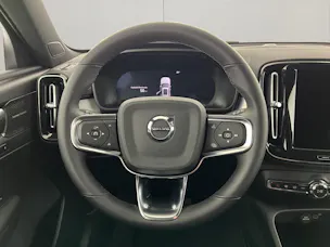 VOLVO XC40 2.0 B3 MH Plus Dark