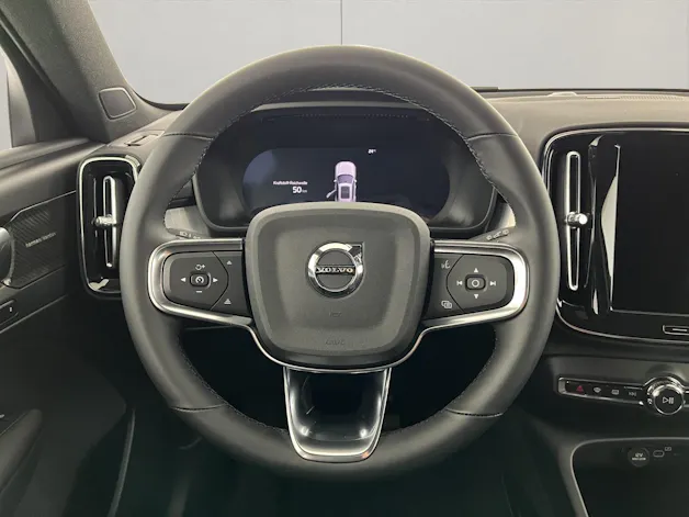 VOLVO XC40 2.0 B3 MH Plus Dark